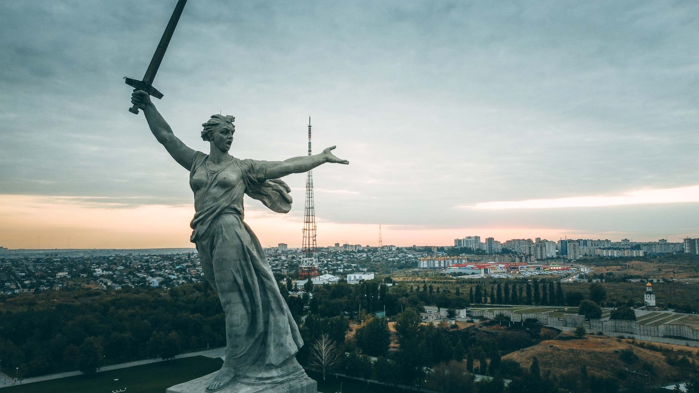 You are currently viewing THE MOTHERLAND CALLS: PATUNG IKONIK DI VOLGOGRAD RUSIA