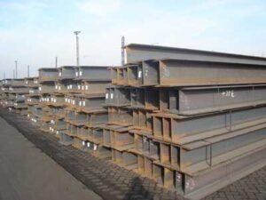 Read more about the article TANTANGAN FABRIKASI DAN PEMASANGAN BESI H-BEAM LOKASI KONSTRUKSI