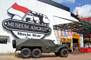 Read more about the article MUSEUM ANGKUT: SURGA KENDARAAN DAN WISATA EDUKASI OTOMOTIF