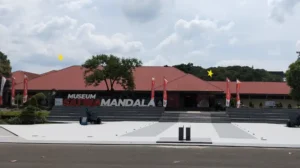 Read more about the article MUSEUM SATRIA MANDALA: MEMAHAMI SEJARAH PERJUANGAN TENTARA NASIONAL INDONESIA